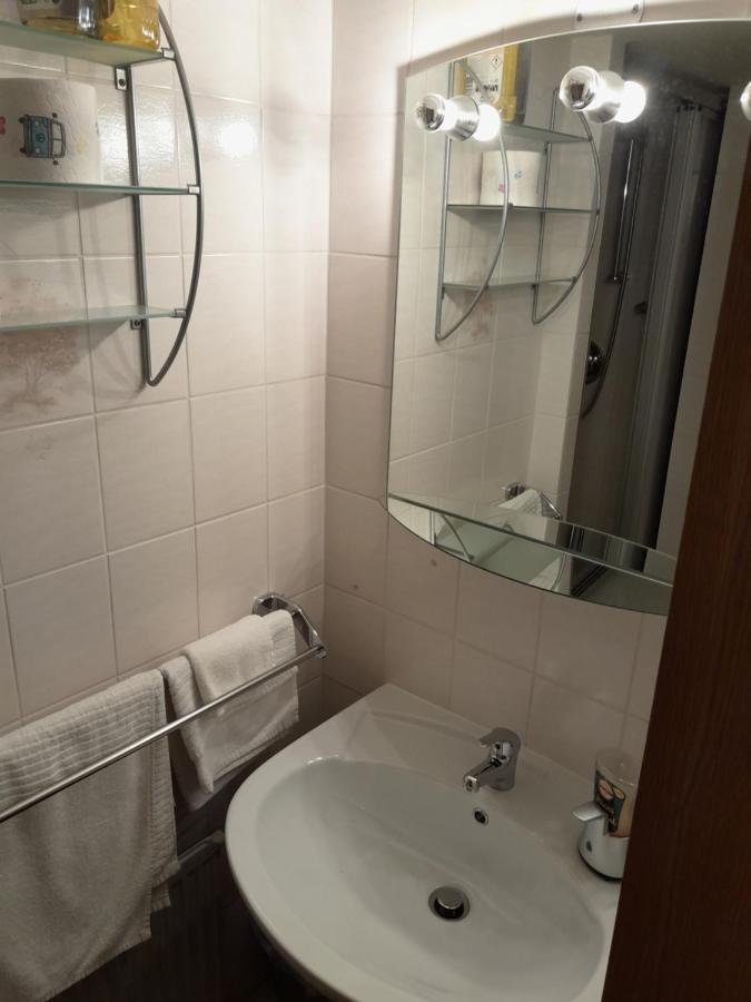 Apartment Mit Kueche Und Balkon Oder Terrasse, Ruhig Und Gut Erreichbar Piding Ngoại thất bức ảnh